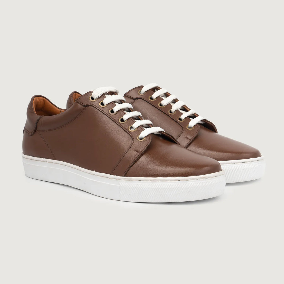 Carter Runn Коричневый Кожаные кеды для Мужчин For Men in Brown Full-Grain Leather - Вид сбоку | Купить в официальном онлайн-магазине