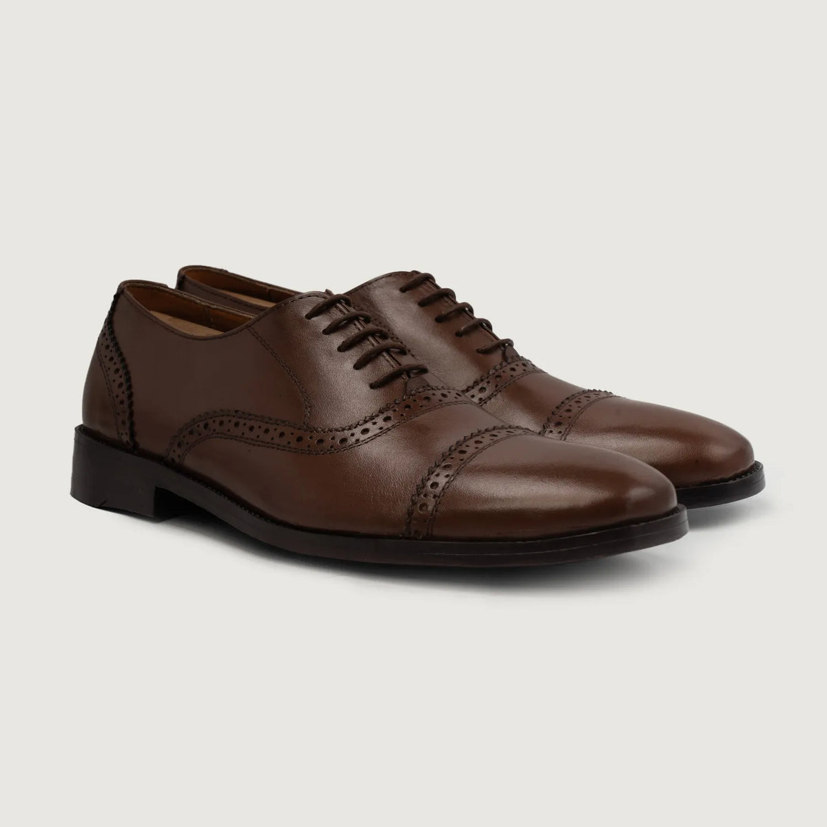 Greyson Brogues Oxford Коричневый Кожаная обувь для Мужчин For Men in Brown Full-Grain Leather - Вид сбоку | Купить в официальном онлайн-магазине