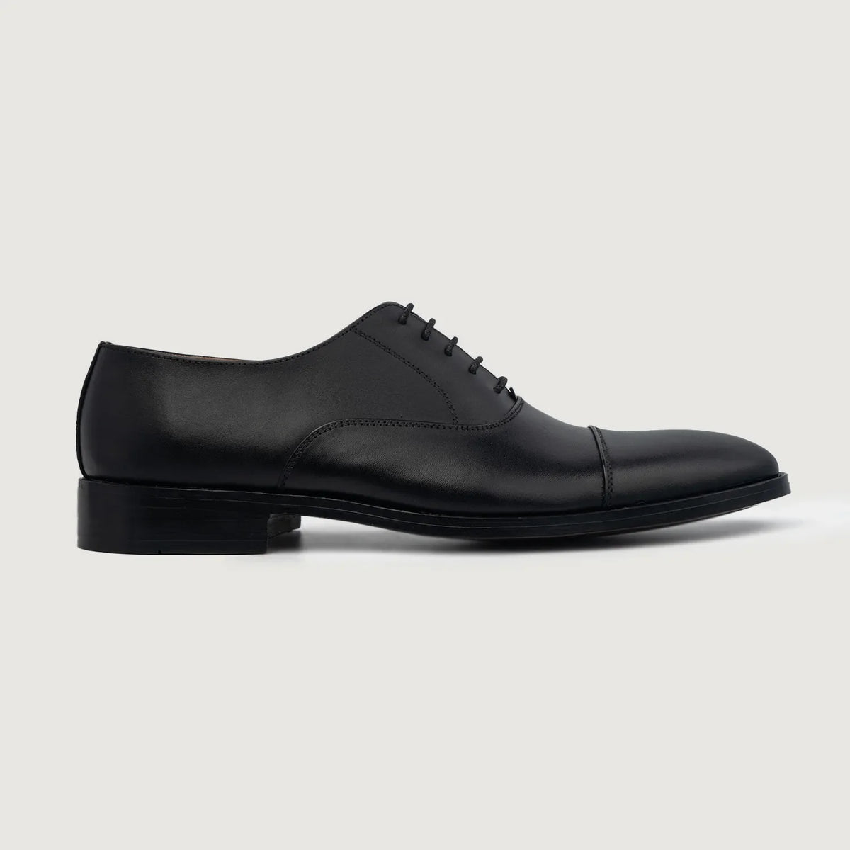 Black Full-Grain leather Shoes - Рантовая конструкция Goodyear Welt и носок обуви