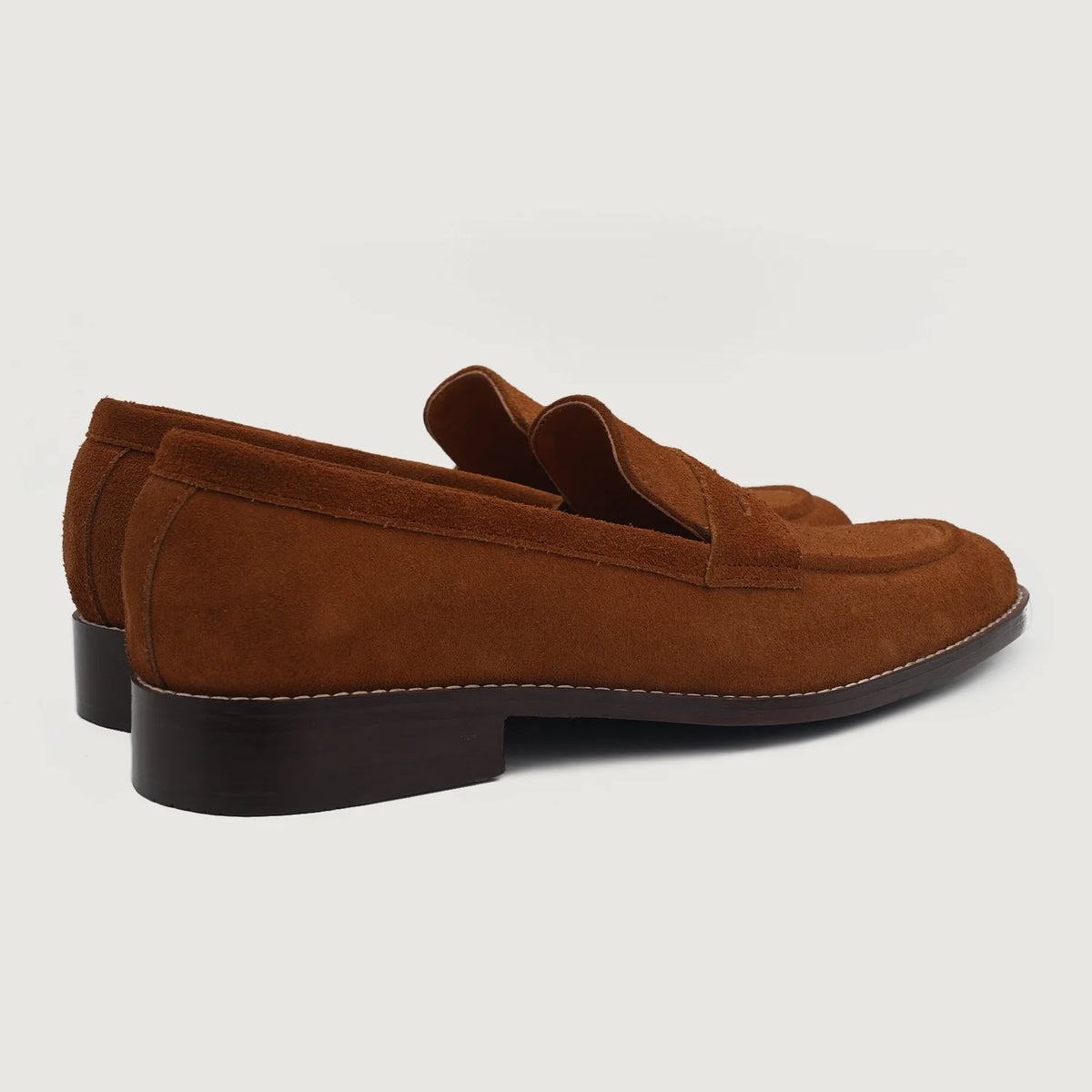 High-Traction Rubber Outsole & Lug Tread Pattern on Baxton Коричневый Suede Кожаные лоферы для Мужчин For Men
