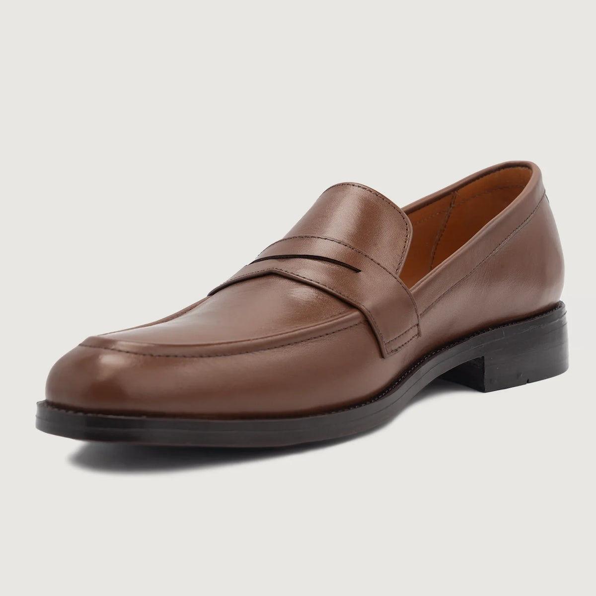 High-Traction Rubber Outsole & Lug Tread Pattern on Baxton Коричневый Кожаные лоферы для Мужчин