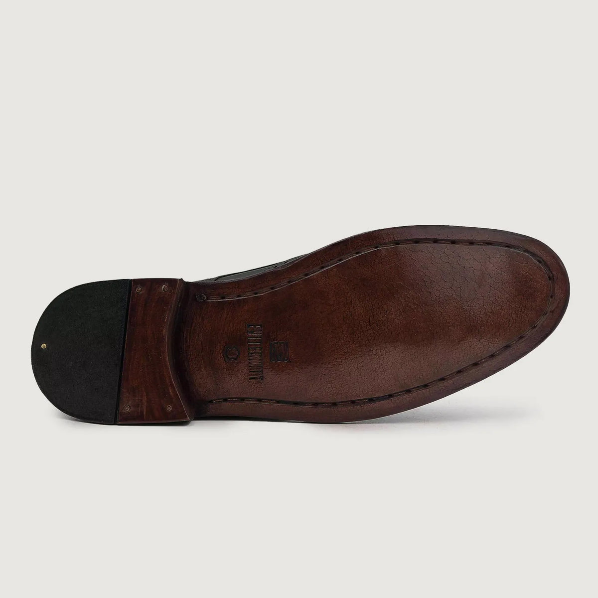 Крупный план деталей of Classic Collar & Heavy-Duty Zipper Hardware on Duster Brogues Derby Черный Кожаные ботинки для Мужчин For Men