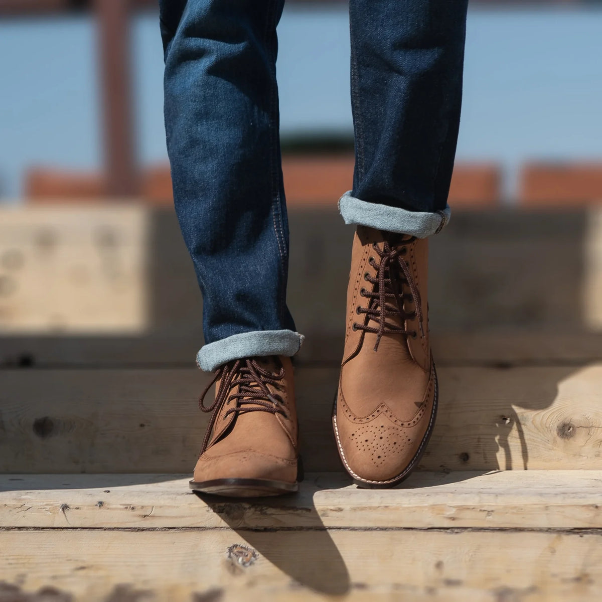 Tailored Rib Cuffs & Hem Craftsmanship Construction Detail on Duster Brogues Derby Коричневый Nubuck Кожаные ботинки для Мужчин For Men