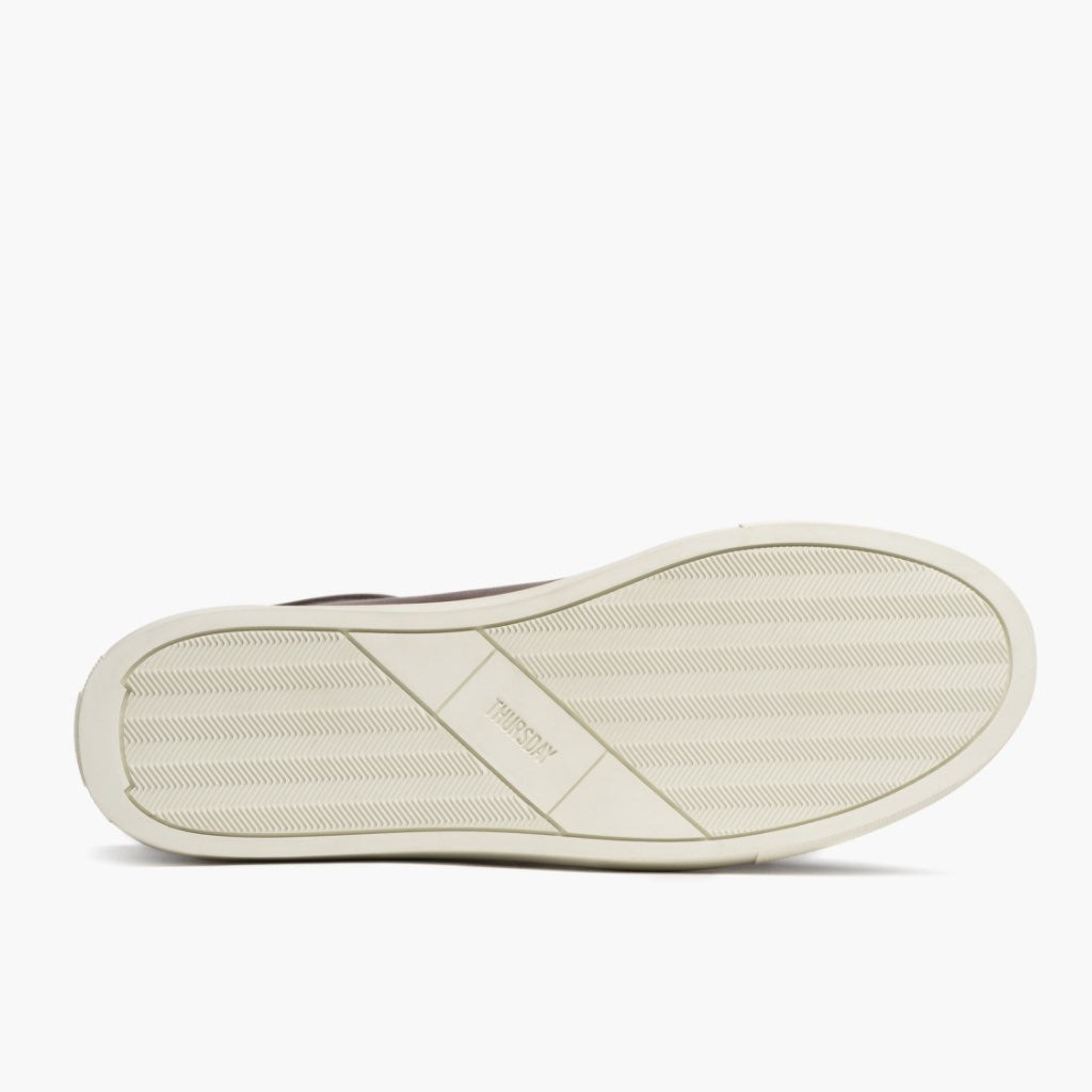 High-Traction Rubber Outsole & Lug Tread Pattern on Premier Low Top Coffee Кожаные кеды для Мужчин For Men