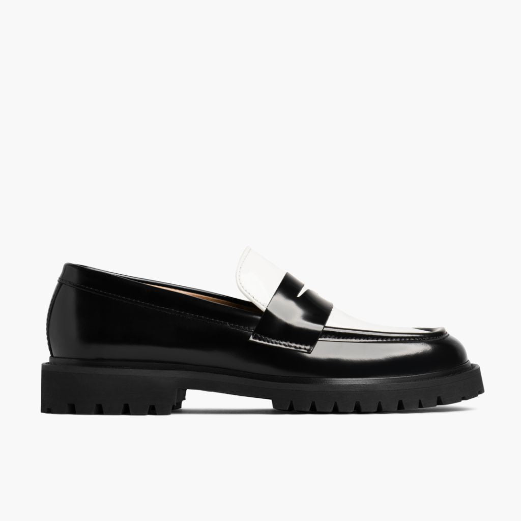 Black Full-Grain leather Loafers - Рантовая конструкция Goodyear Welt и носок обуви