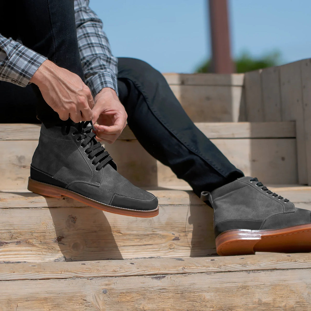 High-Traction Rubber Outsole & Lug Tread Pattern on Carnell Кожаные ботинки для Мужчин