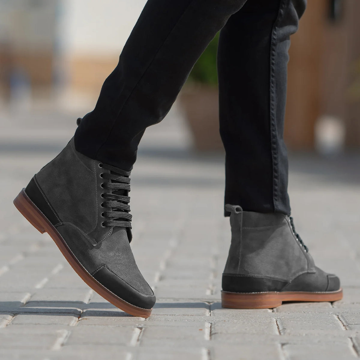 Distressed Grey Goatskin Suede Leather Boots - Рантовая конструкция Goodyear Welt и носок обуви