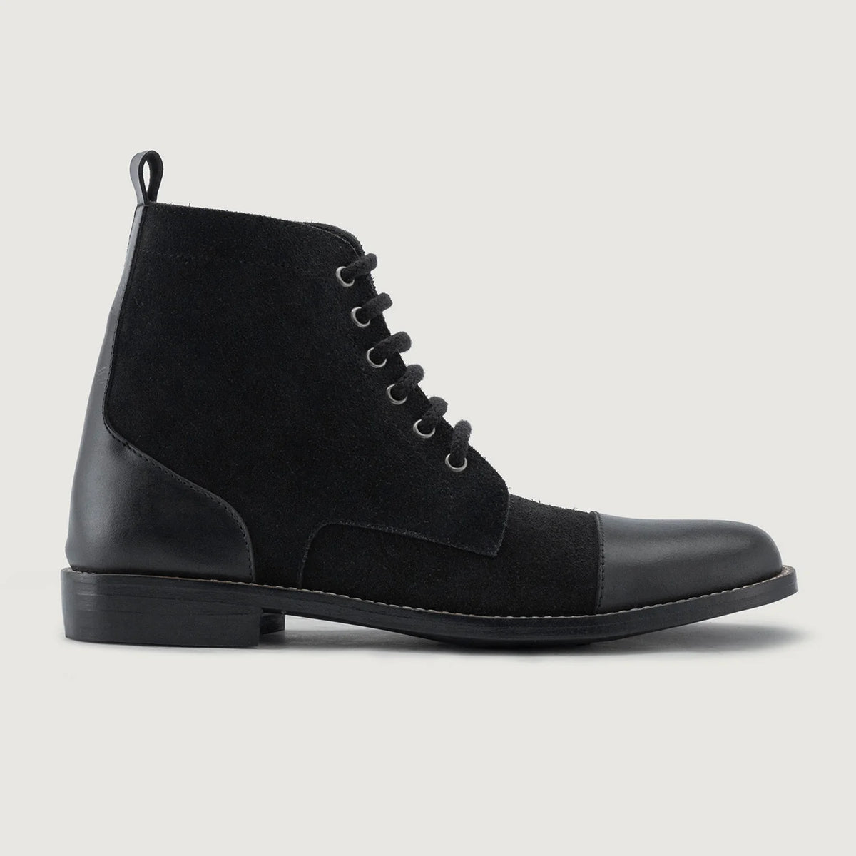 Black Full-Grain leather Boots - Рантовая конструкция Goodyear Welt и носок обуви