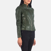 
Green Sheepskin Leather Biker Jacket - Вид сзади, подчеркивающий посадку по плечам и ровный край