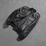 
Как выглядит на человеке:  Agent Shadow Черный Кожаный бомбер для Мужчин на модели — естественные складки при дневном свете