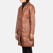 
Brown Cowhide leather Coat - Вид сзади, подчеркивающий посадку по плечам и ровный край