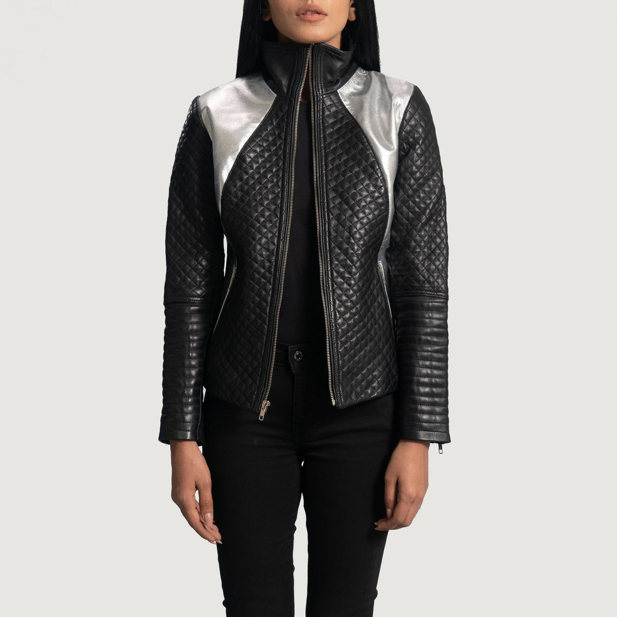 
Alia Metallic Черный Кожаная куртка-косуха для Женщин in Black Sheepskin Leather - Вид спереди и приталенный силуэт | Купить в официальном онлайн-магазине