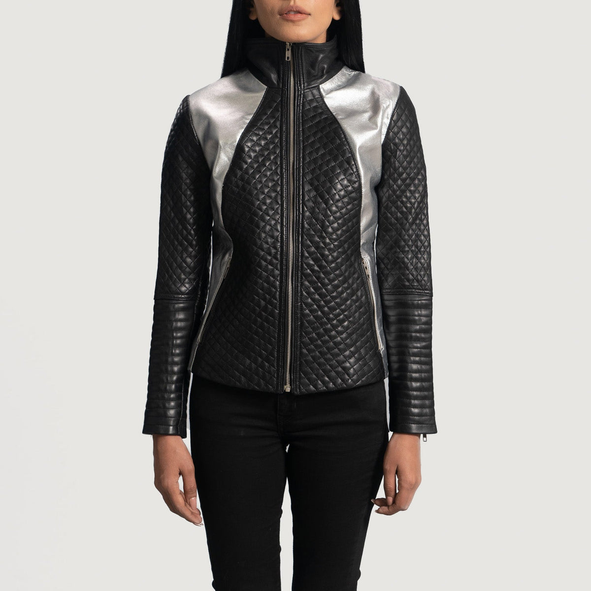 
Alia Metallic Черный Кожаная куртка-косуха для Женщин - Вид сбоку, демонстрирующий эргономичный крой рукава