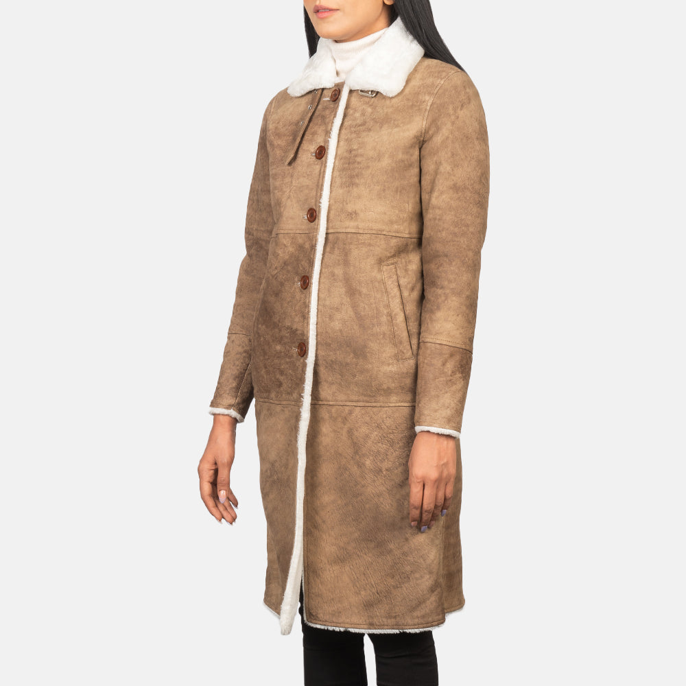 
Alina Shearling Коричневый Кожаное пальто для Женщин in Distressed Brown Sheepskin Leather - Вид спереди и приталенный силуэт | Купить в официальном онлайн-магазине