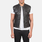 
Atlas Moto Коричневый Кожаный жилет для Мужчин in Brown Sheepskin Leather - Вид спереди и приталенный силуэт | Купить в официальном онлайн-магазине