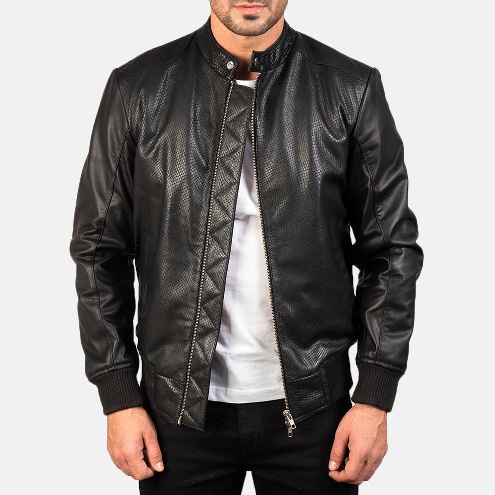 
Avan Black Leather Bomber Jacket in Black Cowhide (Torso) &Amp; Goatskin (Sleeves) Leather - Вид спереди и приталенный силуэт | Купить в официальном онлайн-магазине