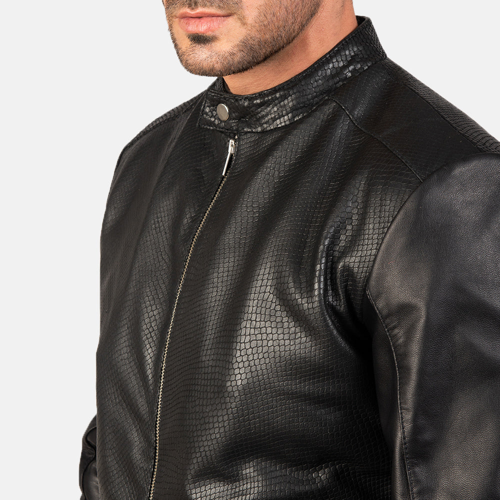 
Вид подкладки Showing Quilted Polyester Lining & Два функциональных внутренних кармана