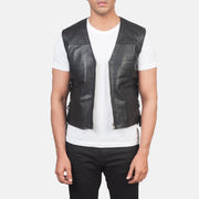 
Brandon Черный Кожаный жилет для Мужчин in Black Sheepskin Leather - Вид спереди и приталенный силуэт | Купить в официальном онлайн-магазине