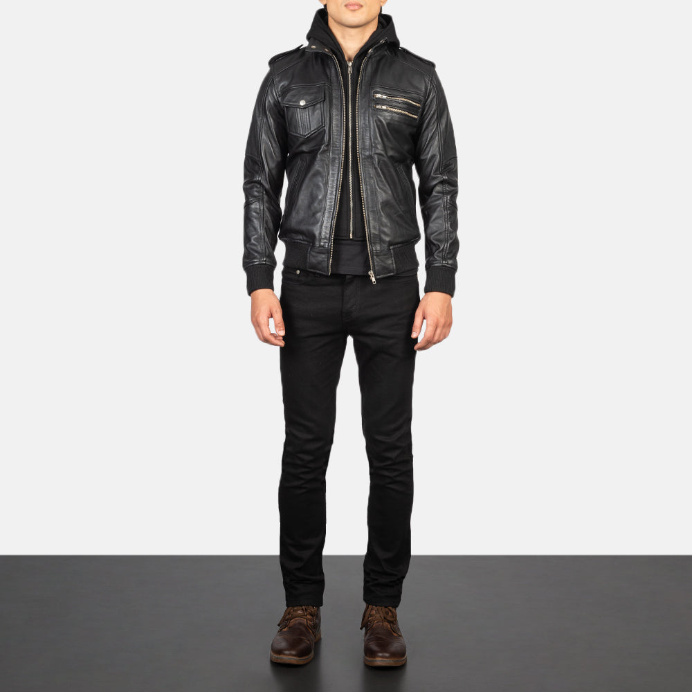 
Bravado Black Hooded Leather Bomber Jacket - Вид сбоку, демонстрирующий эргономичный крой рукава