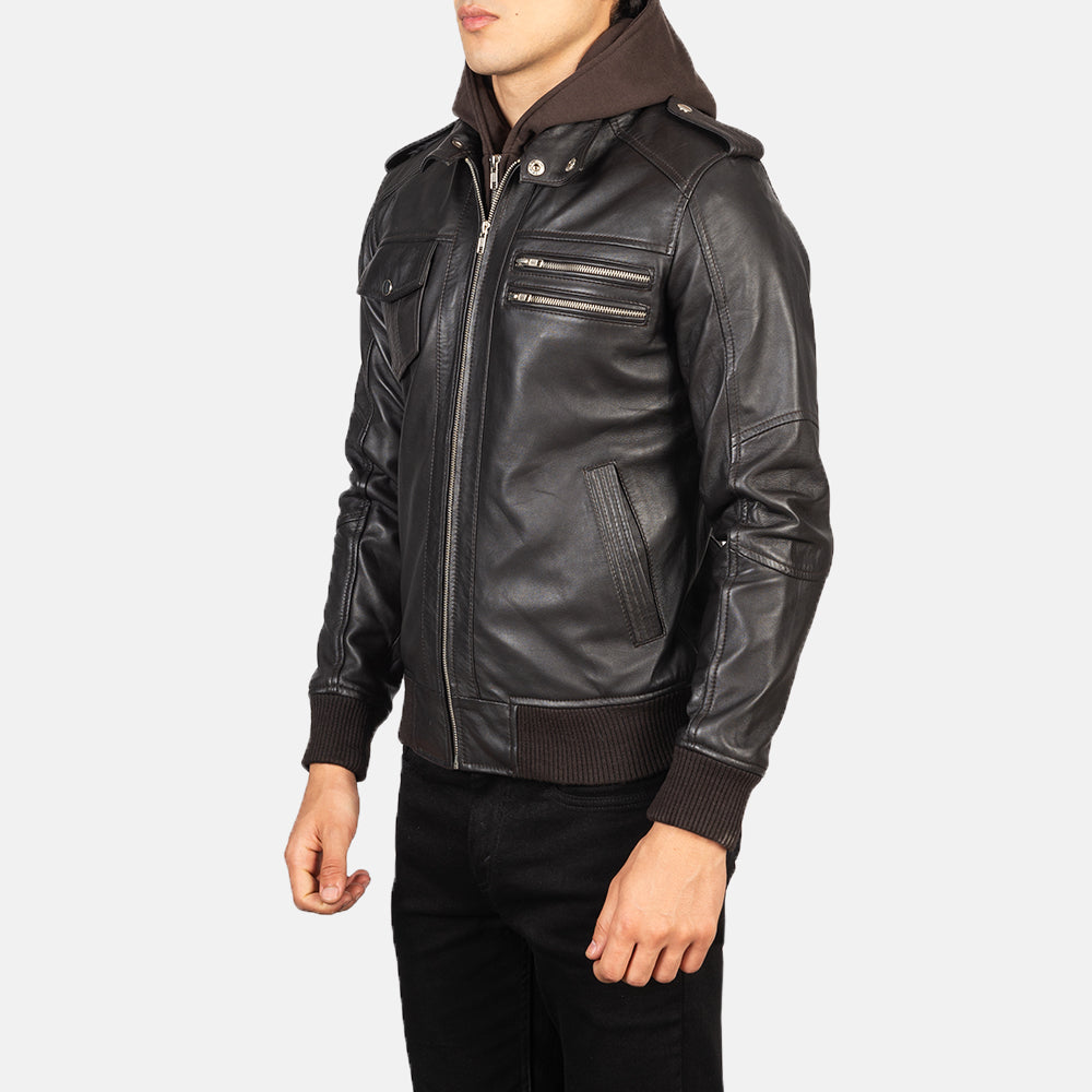 
Как выглядит на человеке:  Bravado Black Hooded Leather Bomber Jacket на модели — естественные складки при дневном свете