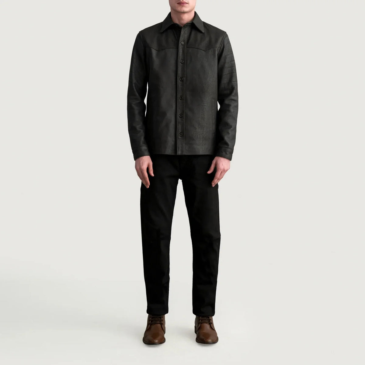 
Крупный план деталей of Shirt & Buttons Hardware on Bronco Tumbled Коричневый Leather Shirt для Мужчин