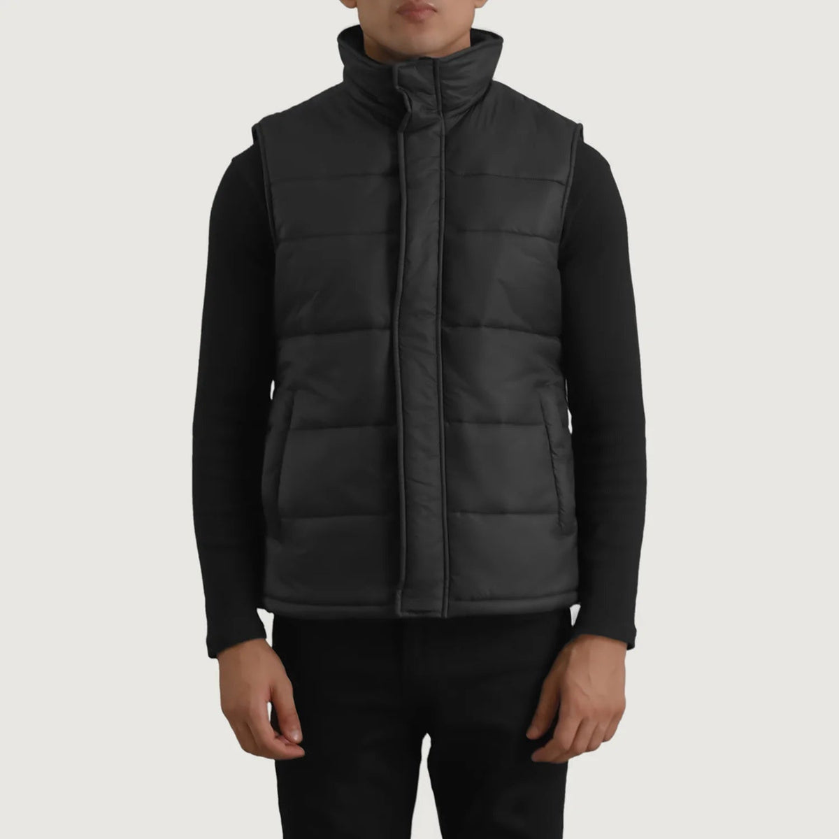 
Крупный план деталей of Classic Collar & Zipper With Placket Hardware on Bryan Черный Утепленный жилет для Мужчин