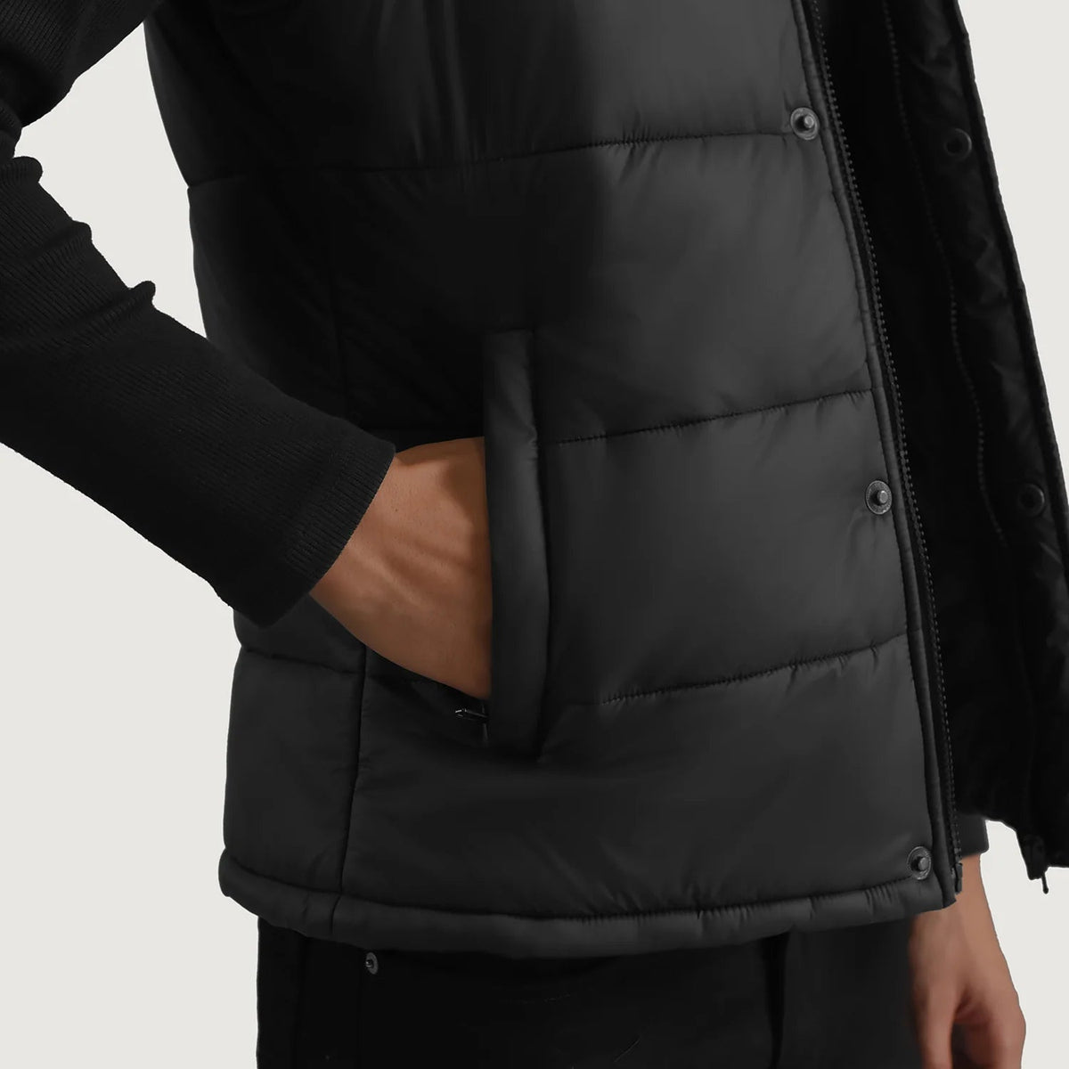 
Вид подкладки Showing Quilted Viscose Lining & Два функциональных внутренних кармана