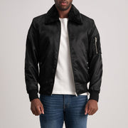 
Крупный план деталей of Removable faux fur collar & Zipper Hardware on Clyde B-15 Black Bomber Jacket