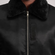
Вид подкладки Showing Quilted Polyester Lining & Два функциональных внутренних кармана