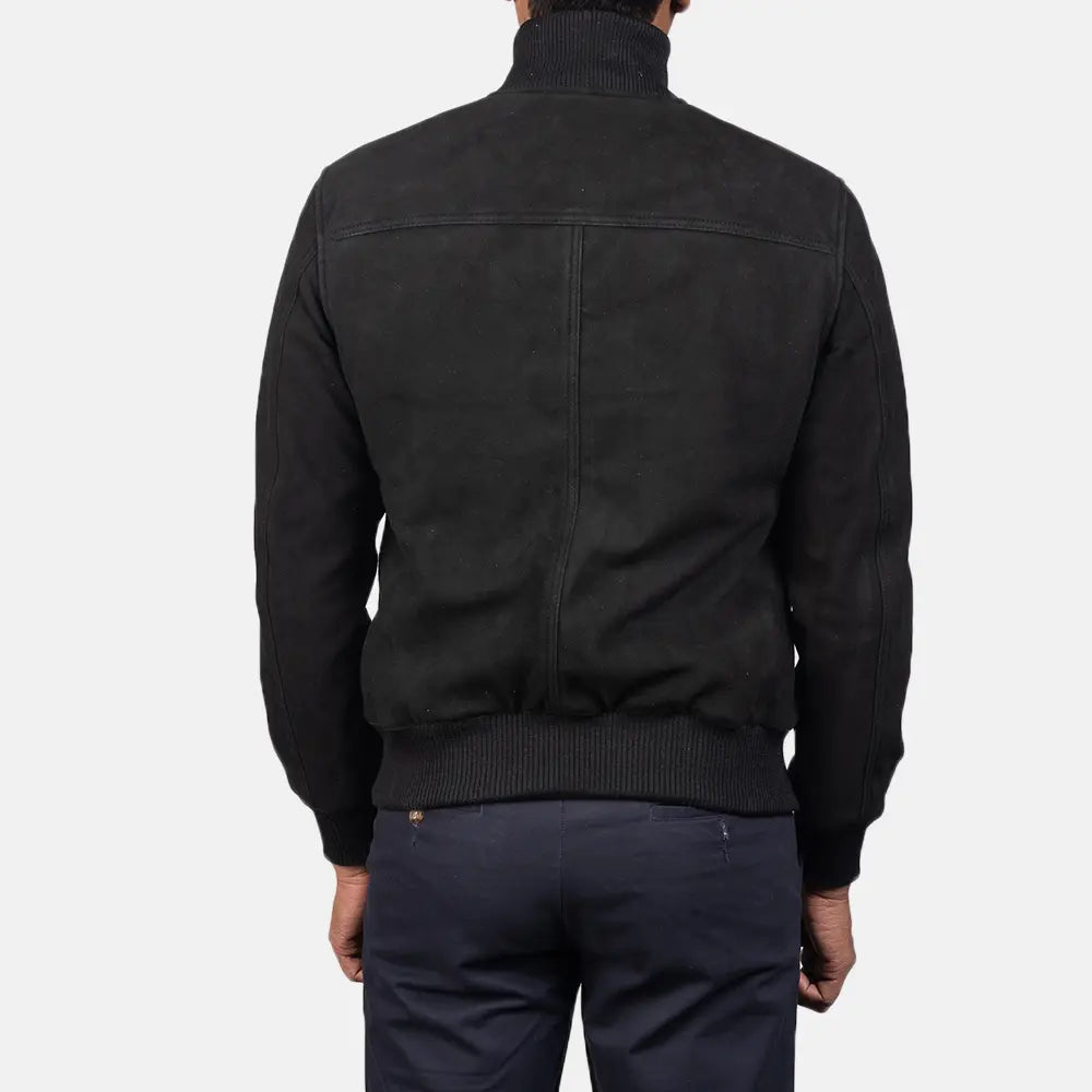 
Вид подкладки Showing Quilted Polyester Lining & Два функциональных внутренних кармана