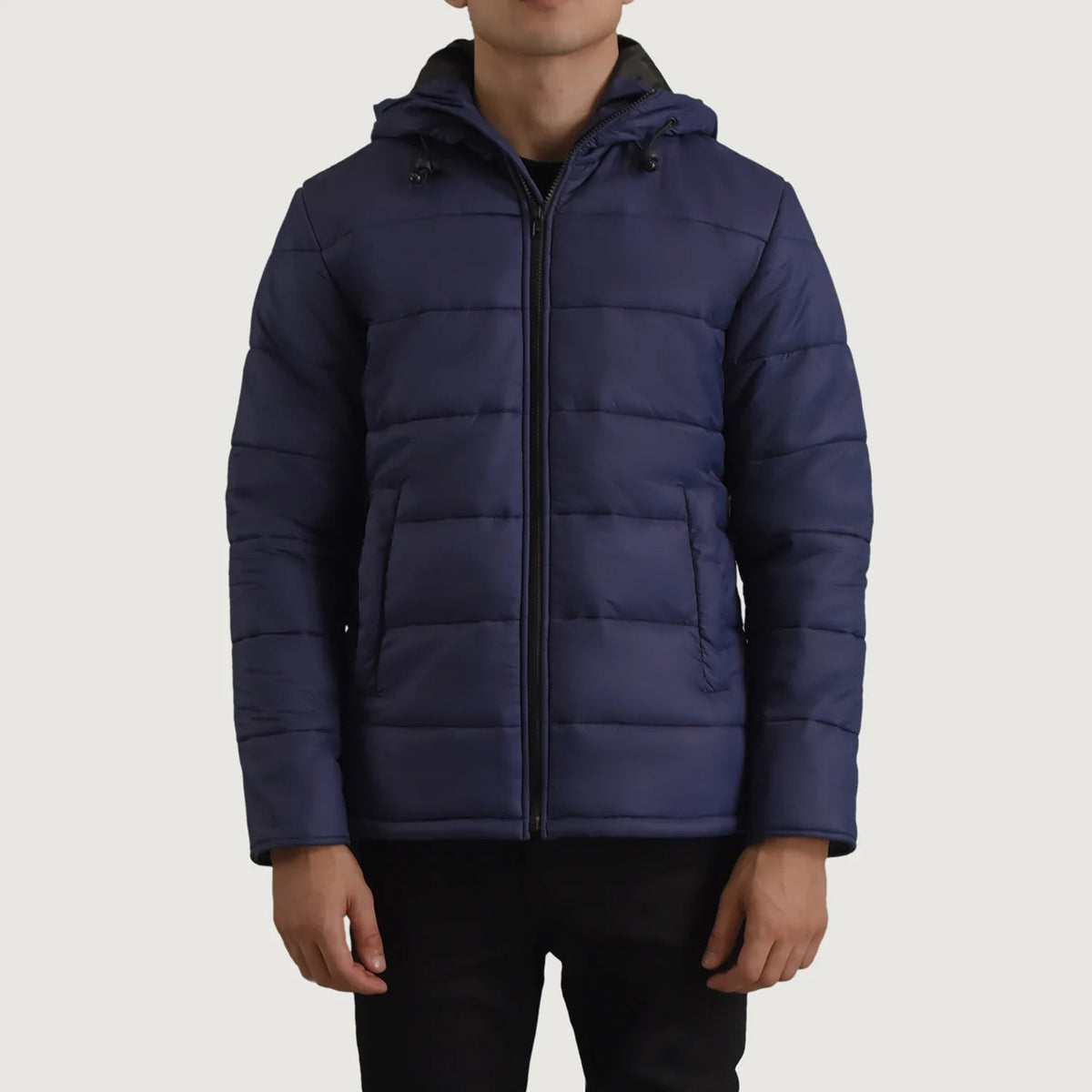 
Erico Синий Hooded Puffer Кожаная куртка для Мужчин in Blue Full-Grain Leather - Вид спереди и приталенный силуэт | Купить в официальном онлайн-магазине