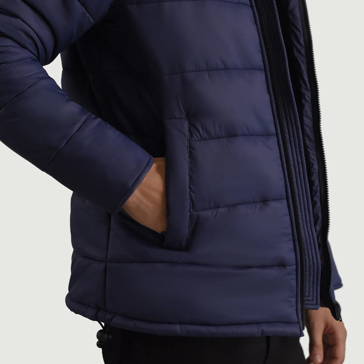 
Вид подкладки Showing Quilted Viscose Lining & Два функциональных внутренних кармана