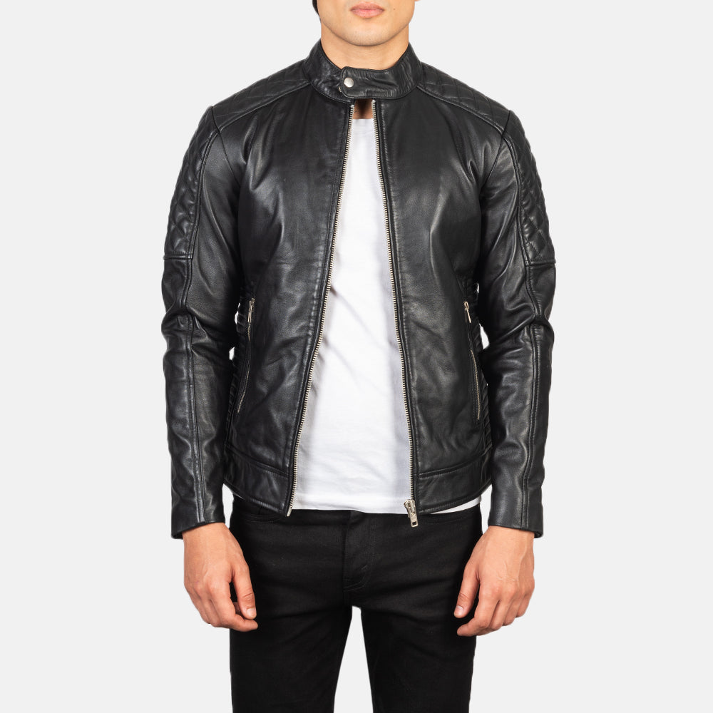 
Fernando Quilted Brown Suede Biker Jacket in Brown Goatskin Suede - Вид спереди и приталенный силуэт | Купить в официальном онлайн-магазине