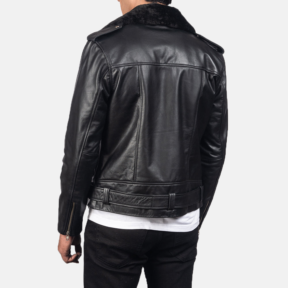 
Крупный план деталей of Notch with Removable Fur & Zipper with Waist belt Hardware on Furton Black Leather Biker Jacket