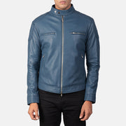 
Крупный план деталей of Band with snap buttons & Zipper Hardware on Gatsby Quilted Blue Leather Biker Jacket