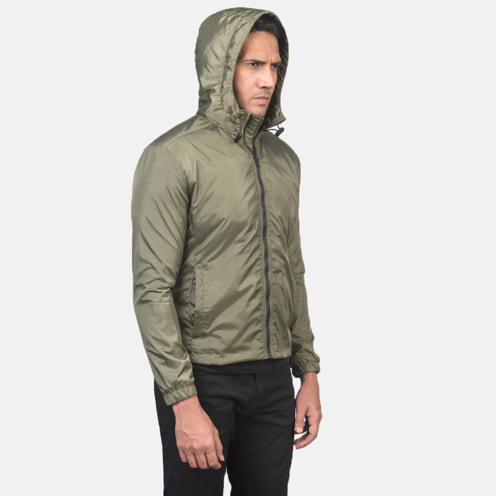 Green Nylon Hooded Jacket - Вид сзади, подчеркивающий посадку по плечам и ровный край