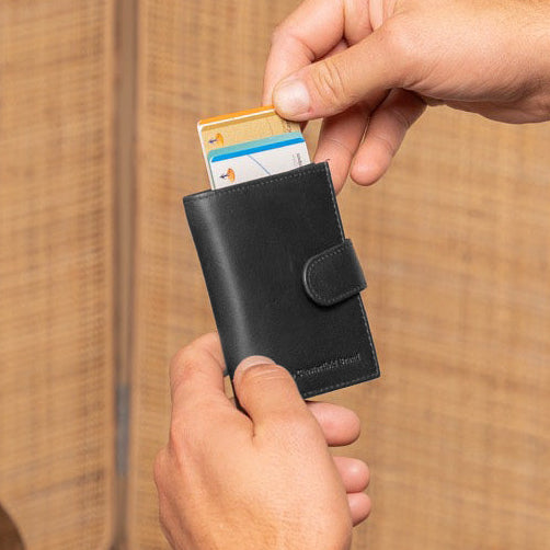 Leipzig Full-Grain Leather Card Holder женская