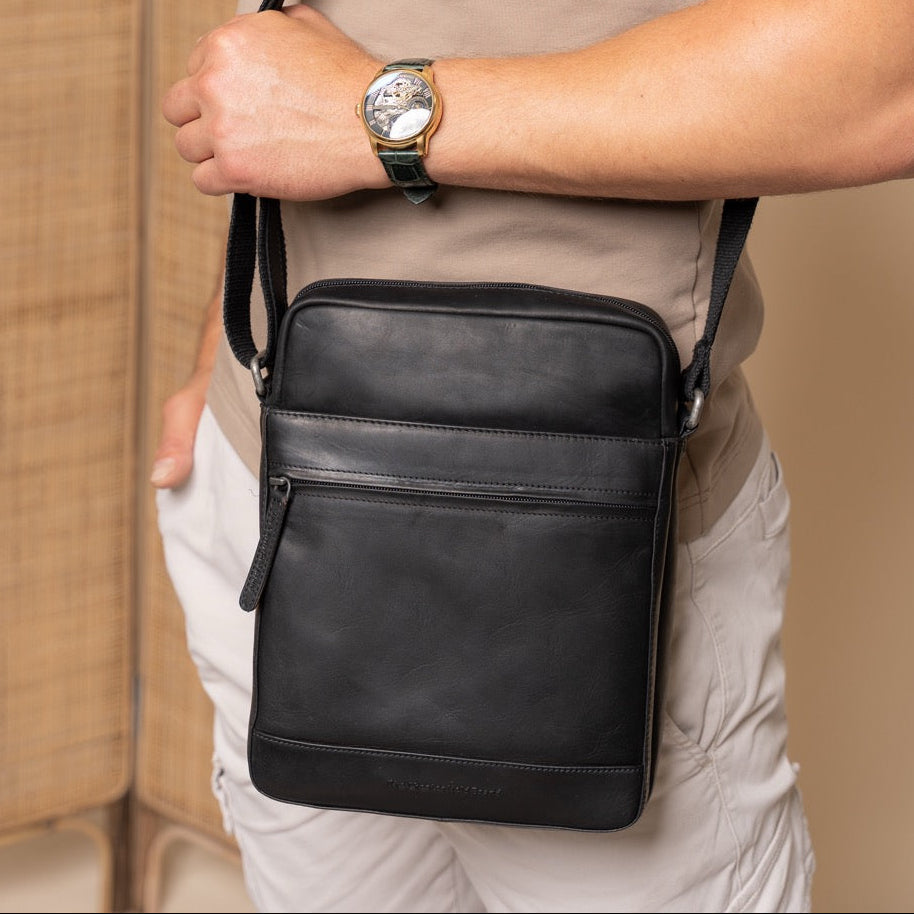 Classic 100% Full-Grain leather Bag - Вид сзади с усиленными кожаными ремнями и прострочкой
