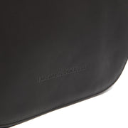 
Solid Antique Brass Hardware & Heavy-Duty Dual Zipper Detail on Millie Кожаная сумка-кроссбоди