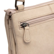 
Вид подкладки Showing Dedicated Padded Laptop Sleeve & Multi-Compartment Organization
