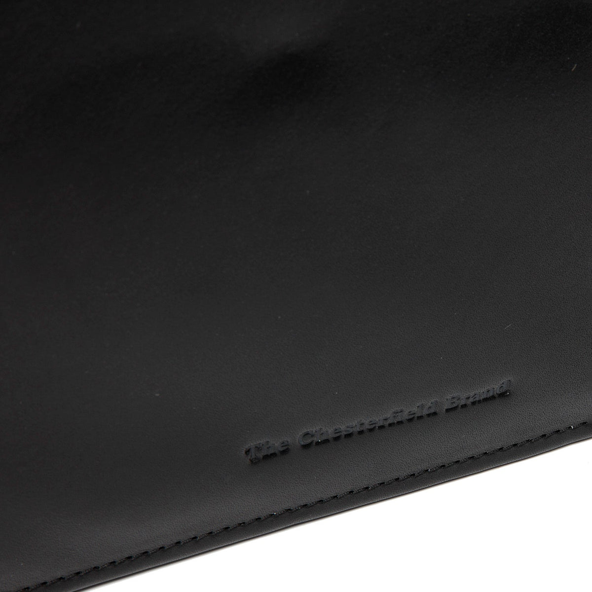
Крупный план деталей of Classic Collar & Heavy-Duty Zipper Hardware on Leather Portfolio Moreton для Женщин для Женщин