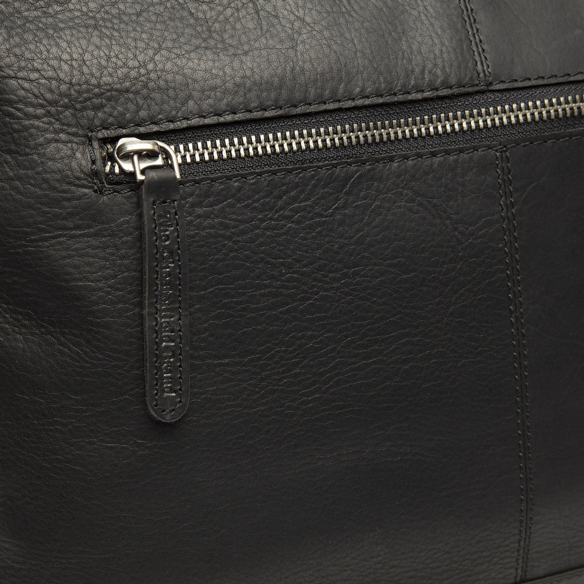 
Вид подкладки Showing Dedicated Padded Laptop Sleeve & Multi-Compartment Organization