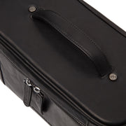 
Крупный план деталей of Classic Collar & Heavy-Duty Zipper Hardware on Limone Кожаный несессер