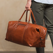 
Classic 100% Full-Grain Leather Duffle Bag - Вид сзади с усиленными кожаными ремнями и прострочкой