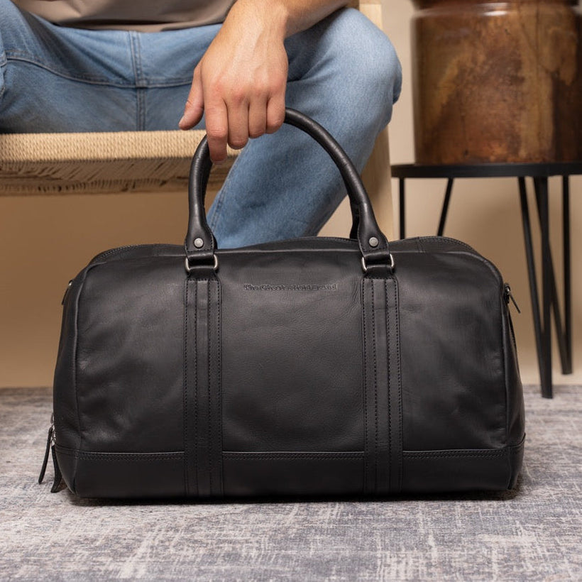 Perth Full-Grain Leather Weekender Bag женская