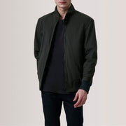 
Morrison Olive Canvas Кожаный бомбер для Мужчин For Men in Olive Waxed Cotton Canvas - Вид спереди и приталенный силуэт | Купить в официальном онлайн-магазине