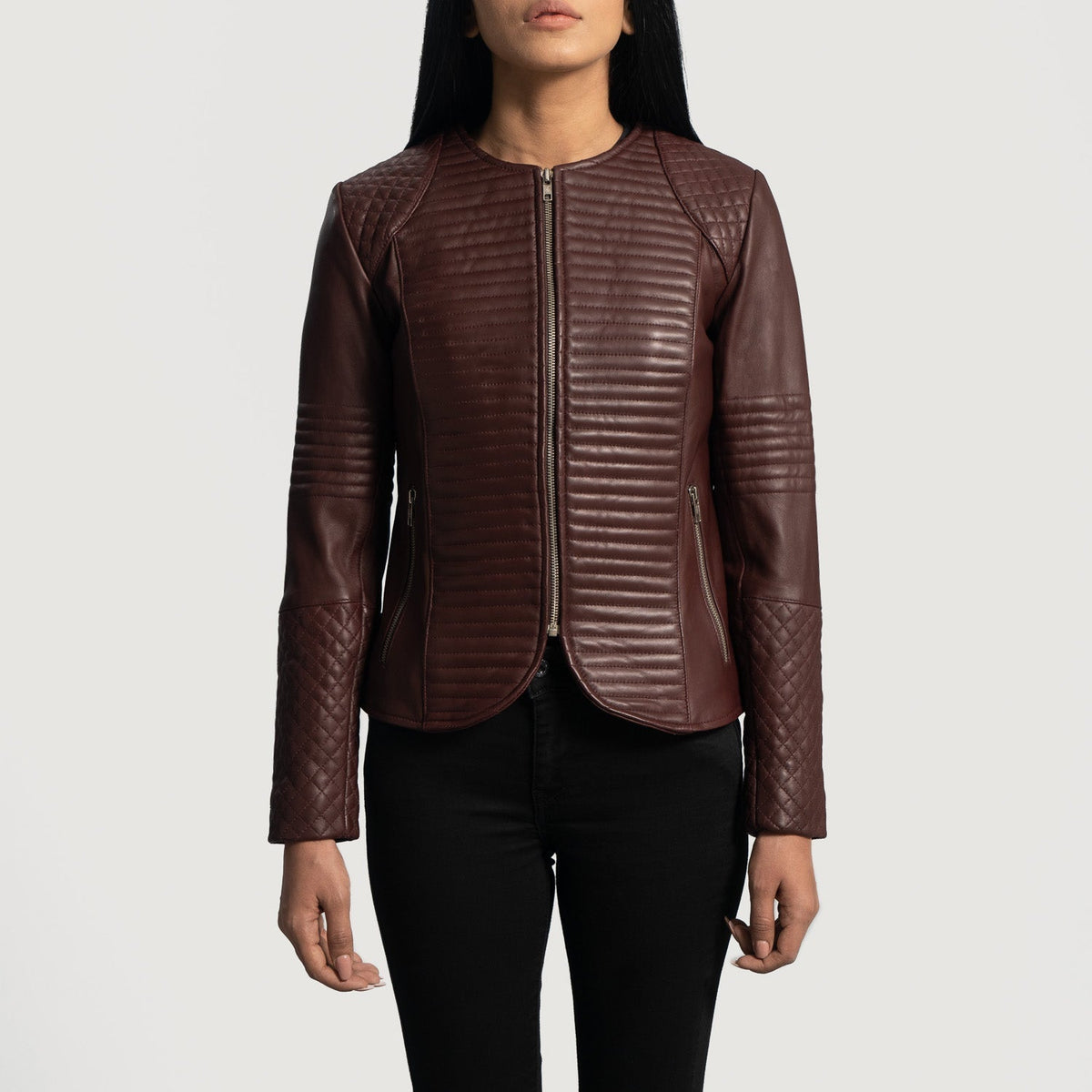 
Nexi Quilted Maroon Leather Jacket in Maroon Sheepskin Leather - Вид спереди и приталенный силуэт | Купить в официальном онлайн-магазине