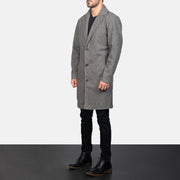 
Grey Synthetic Wool Trench Coat - Вид сзади, подчеркивающий посадку по плечам и ровный край