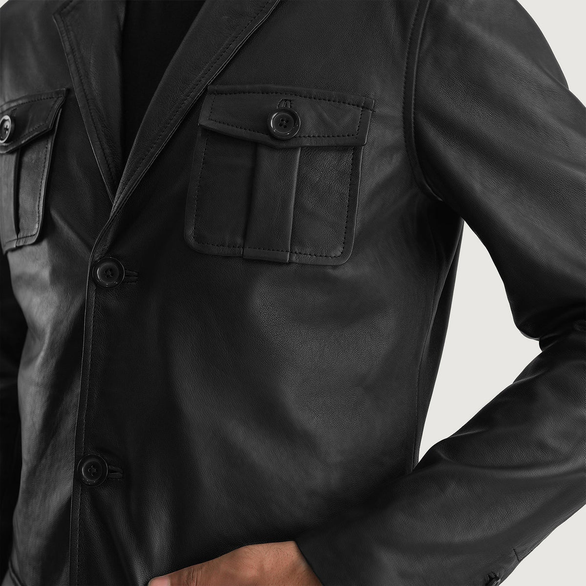 
Вид подкладки Showing Quilted Polyester Lining & Два функциональных внутренних кармана