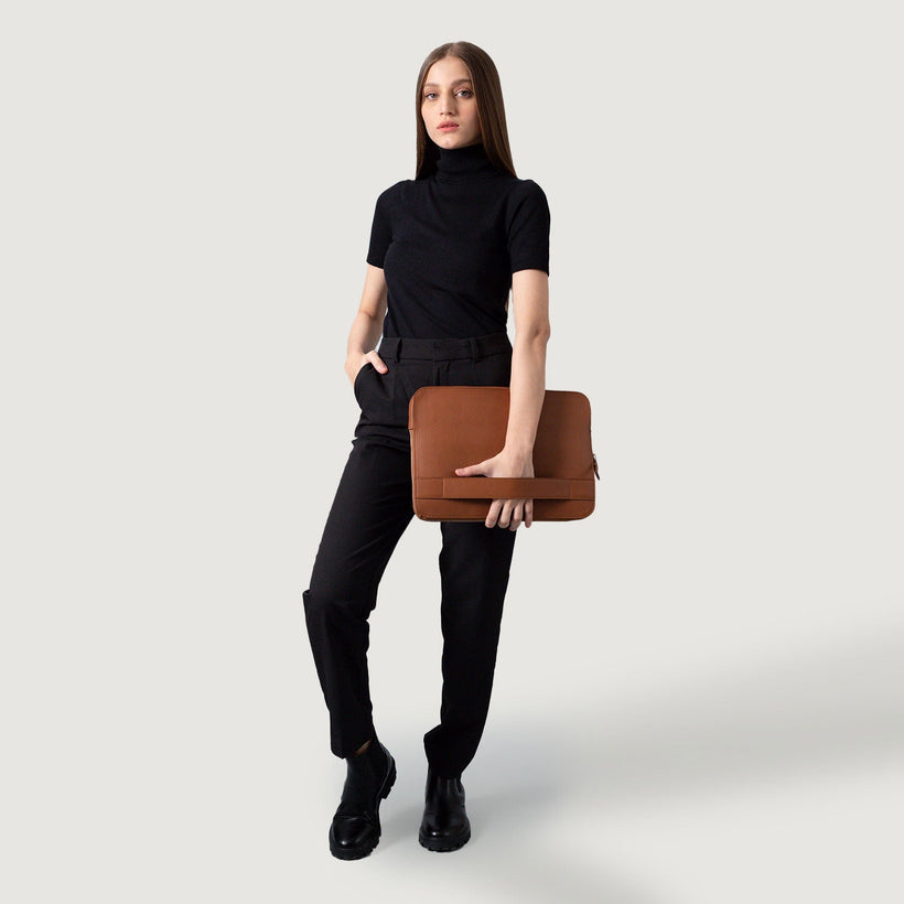 The Baxter Leather Laptop Sleeve для Женщин